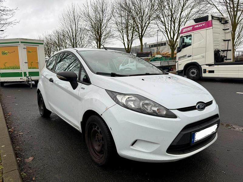 Gebraucht Ford Fiesta 60 PS (44 kW) 2012 Weiß Kleinwagen
