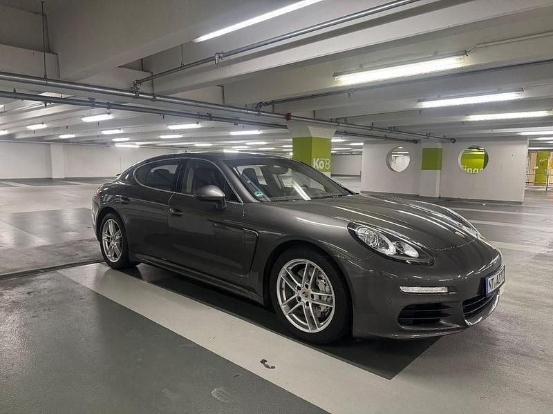 Grau Gebraucht 2013 Porsche Panamera S Limousine | 31.900 € - Bild 1/4
