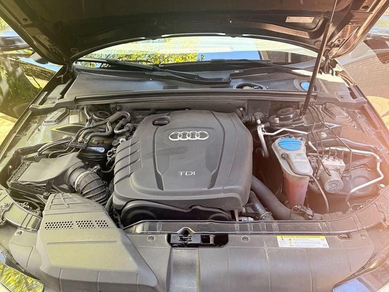 Gebraucht Audi A4 Ambiente 150 PS (110 kW) 2012 Schwarz Limousine