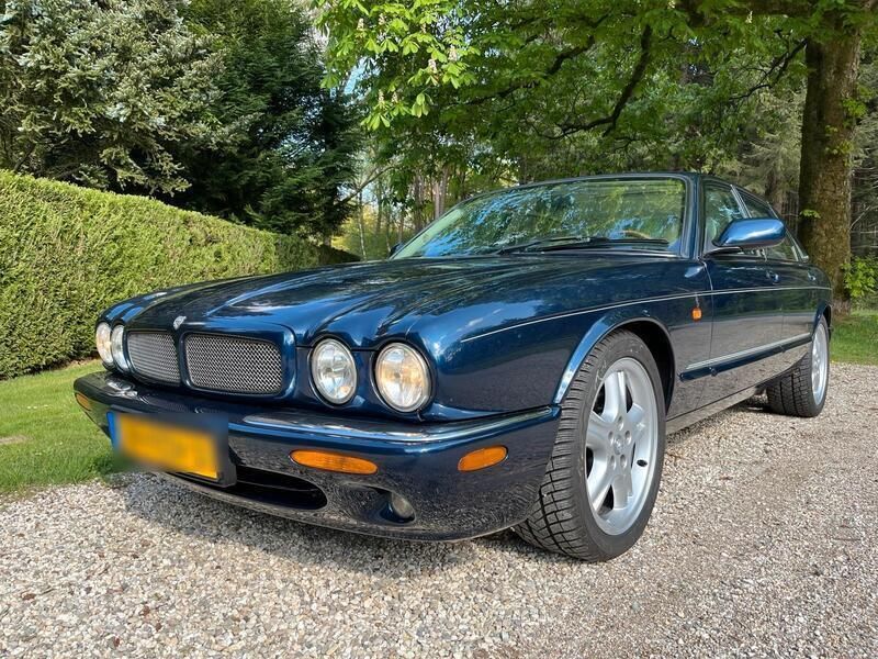 Blau Gebraucht 1998 Jaguar XJR Supercharged Limousine | 13.950 € (Fairer Preis) - Bild 1/4