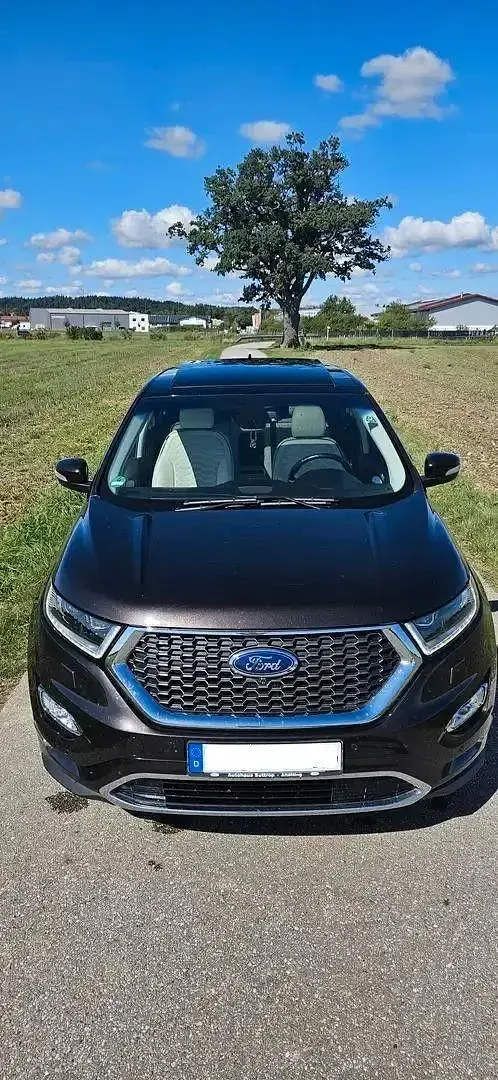 Second-hand Ford Edge Vignale 209 CP (153 kW) 2017 Maro SUV