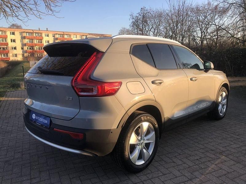 Gebraucht Volvo XC40 Core 163 PS (119 kW) 2025 Grau SUV