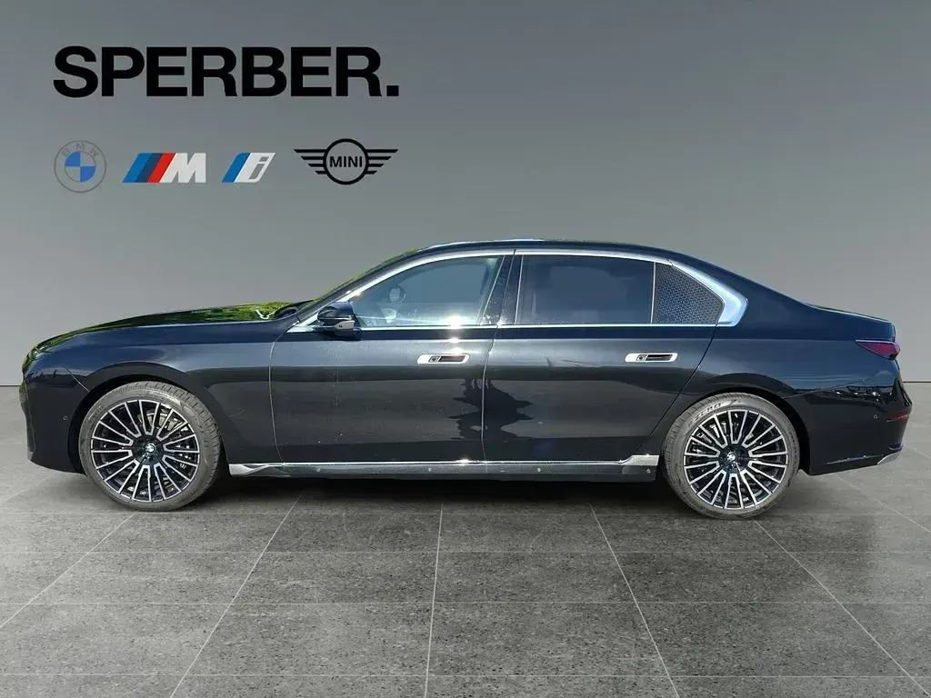 Gebraucht BMW 740 299 PS (219 kW) 2025 Schwarz Limousine