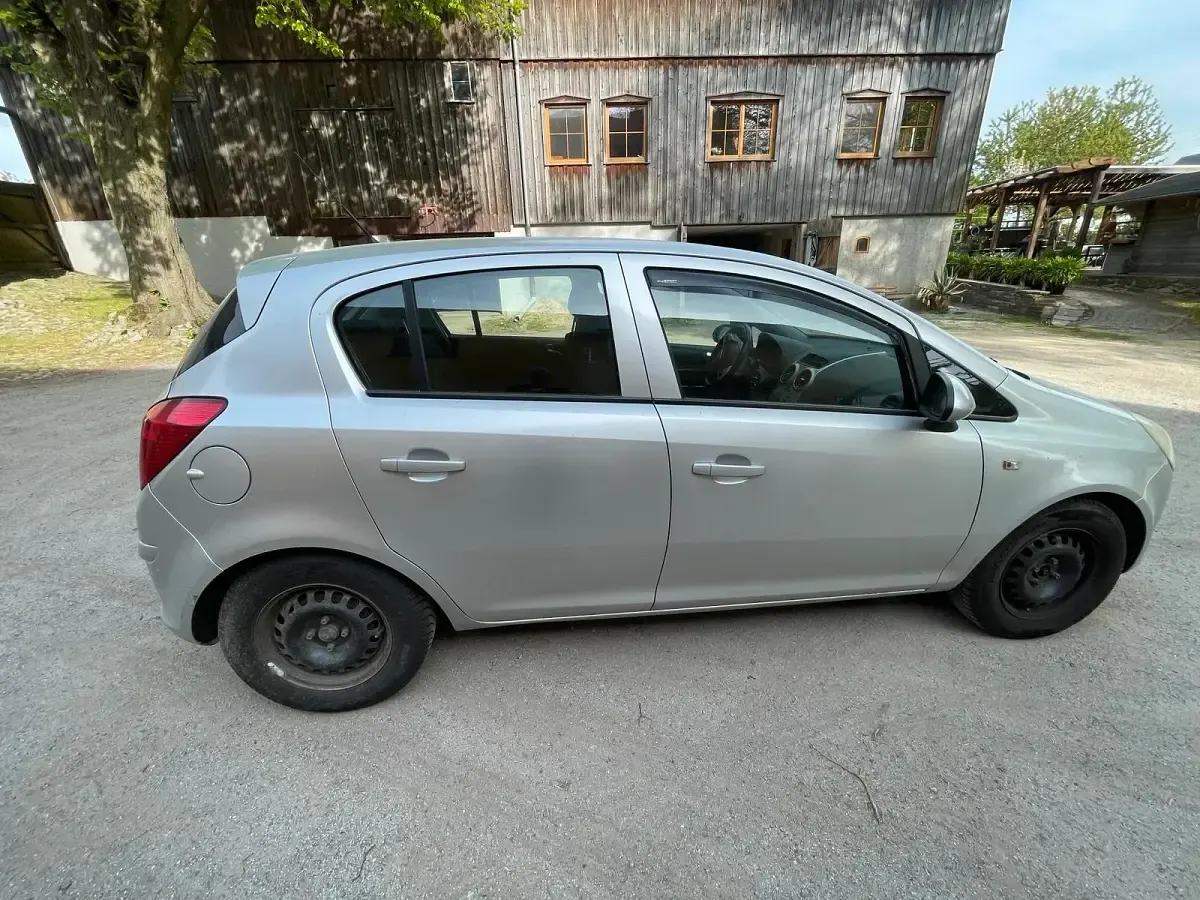Gebraucht Opel Corsa 80 PS (58 kW) 2006 Silber Kleinwagen