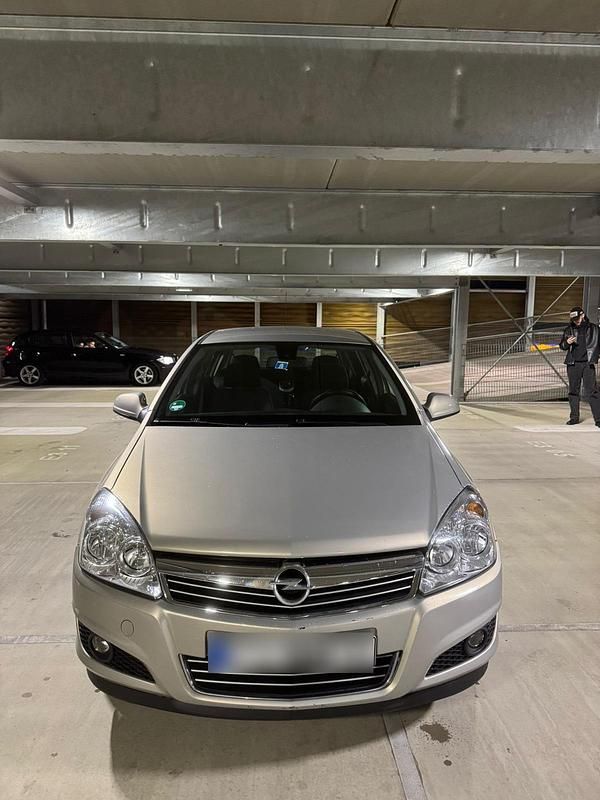 Gebraucht Opel Astra 90 PS (66 kW) 2010 Beige Kleinwagen