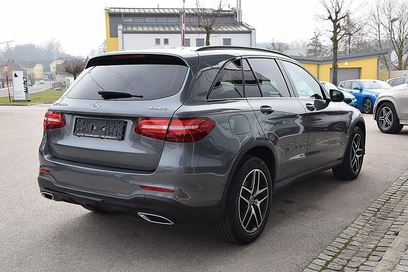 Gebraucht Mercedes GLC250 AMG line 204 PS (150 kW) 2019 Grau SUV