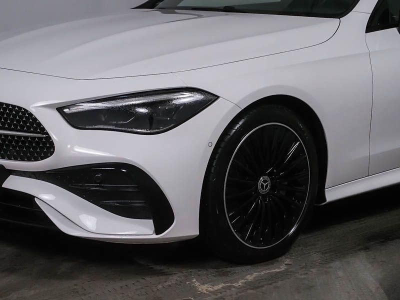 Gebraucht Mercedes 180 AMG 170 PS (125 kW) 2025 Weiß Limousine