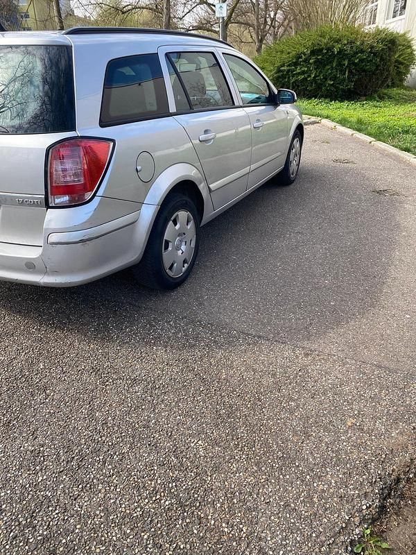 Gebraucht Opel Astra 116 PS (85 kW) 2008 Grau Kombi