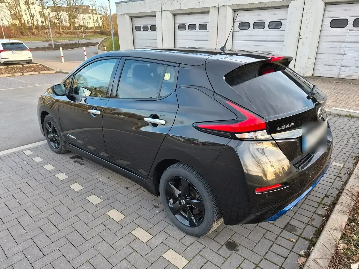 Gebraucht Nissan Leaf 110 kW (150 PS) 2020 Schwarz Kleinwagen