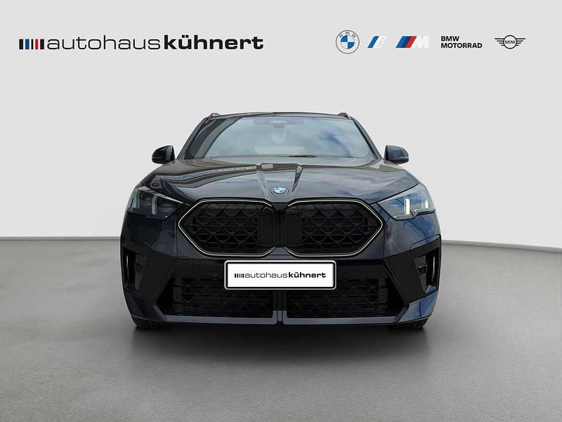 Saphirschwarz metallic Neu 2025 BMW 320 M Sport Limousine | 62.320 € - Bild 1/4