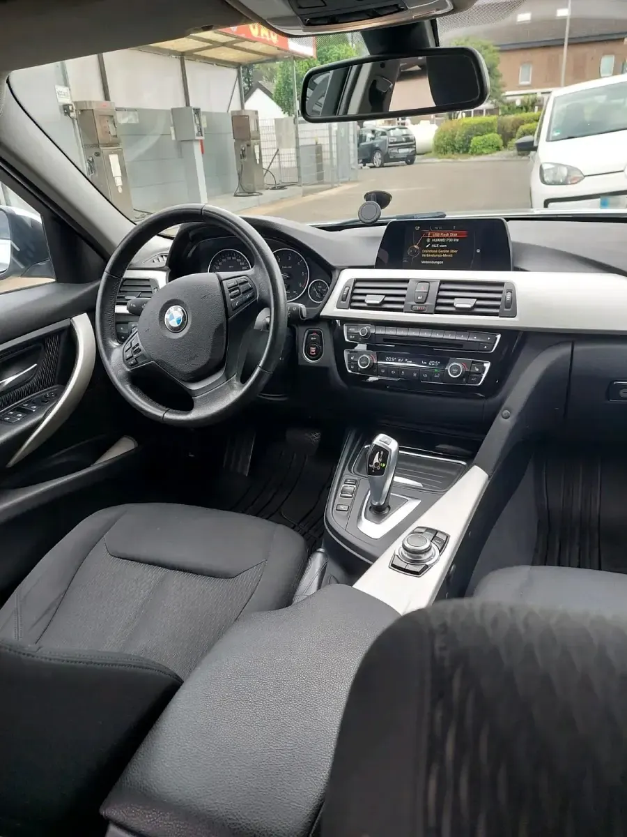 Gebraucht BMW 320 190 PS (139 kW) 2016 Silber Kombi