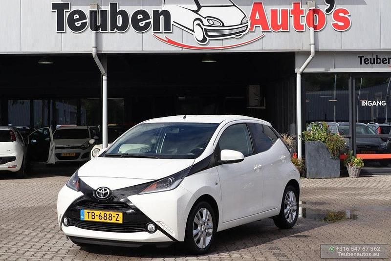 Weiß Gebraucht 2018 Toyota Aygo Kleinwagen | 8.995 € (Fairer Preis) - Bild 1/4
