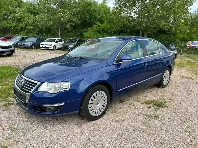 Gebraucht VW Passat Highline 160 PS (117 kW) 2009 Blau Limousine