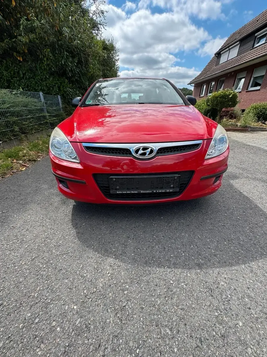 Gebraucht Hyundai i30 109 PS (80 kW) 2008 Rot Kleinwagen