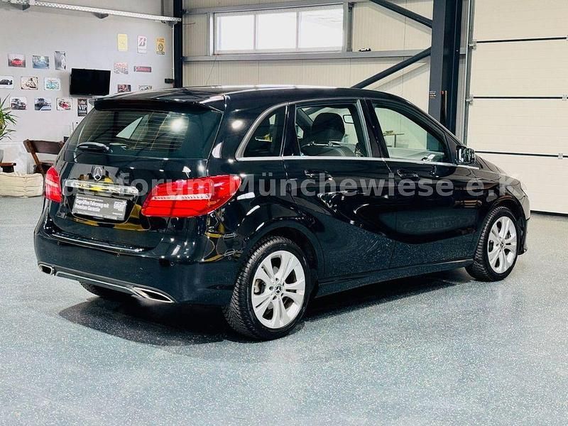 Gebraucht Mercedes B200 Style 136 PS (100 kW) 2018 Schwarz Kleinwagen