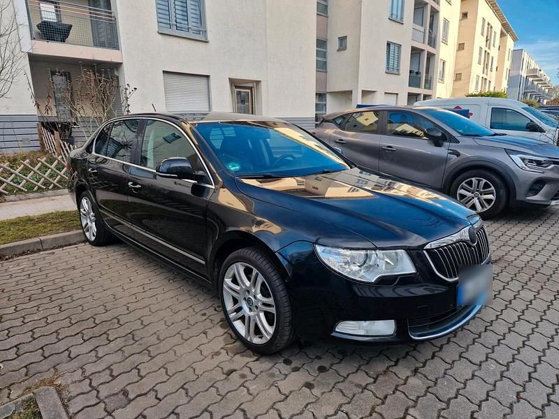 Gebraucht Skoda Superb 160 PS (117 kW) 2009 Schwarz Limousine