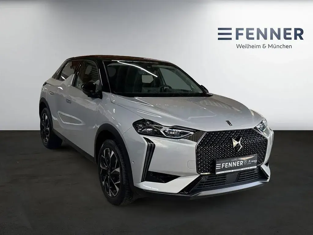 Gebraucht DS Automobiles DS3 131 PS (96 kW) 2024 Lackierung chrystal pearl/typ aussenverkleidung metalliclackierung SUV