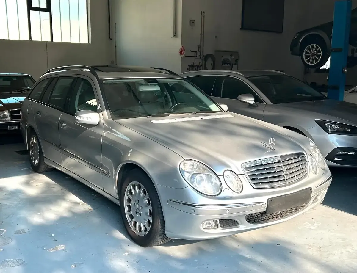 Gebraucht Mercedes E280 Elegance 177 PS (130 kW) 2005 Silber Kombi