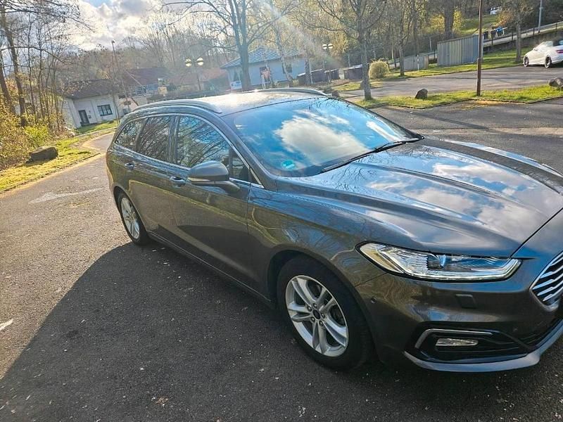 Gebraucht Ford Mondeo Titanium 150 PS (110 kW) 2019 Grau Kombi