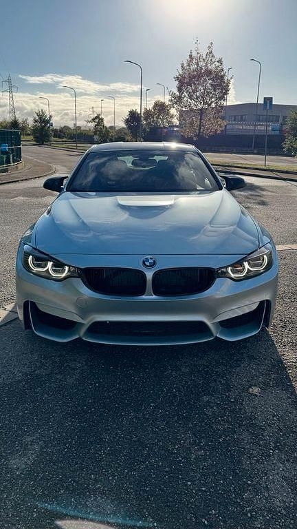 Silber Gebraucht 2016 BMW M4 Sport Line Coupé | 43.000 € - Bild 1/4