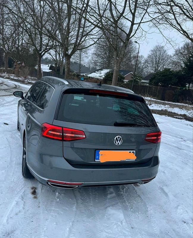 Gebraucht VW Passat 239 PS (175 kW) 2015 Grau Kombi