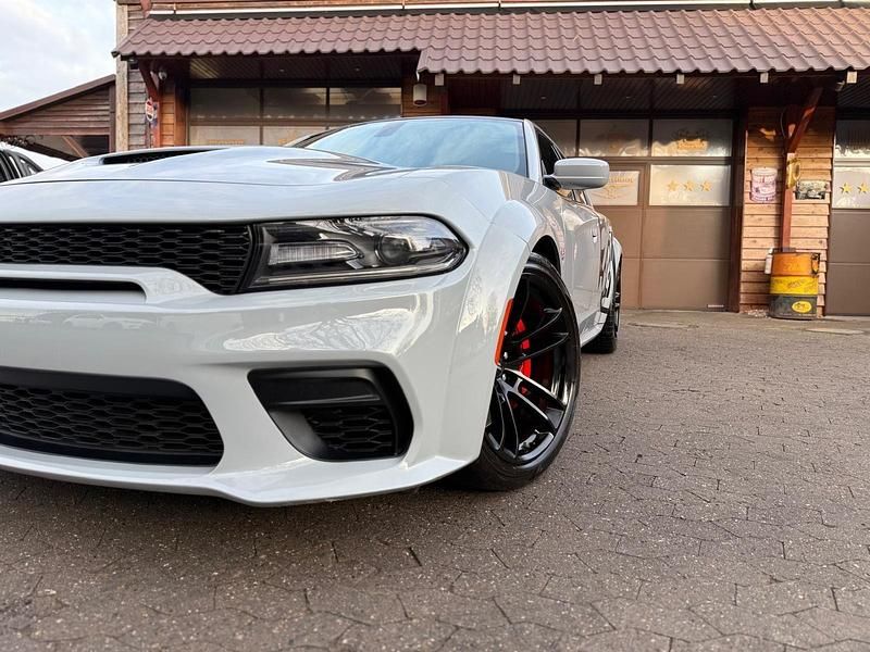 Usata Dodge Charger 504 CV (370 kW) 2022 Grigio Berlina