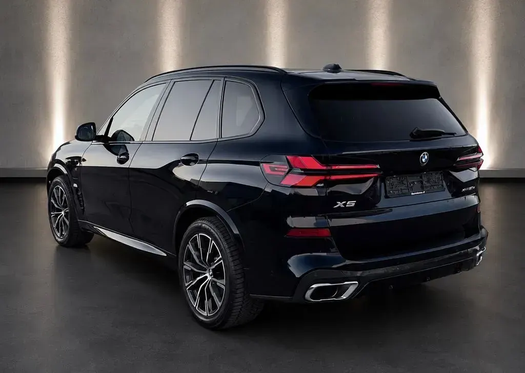 Gebraucht BMW X5 M Sport 489 PS (359 kW) 2023 Schwarz SUV