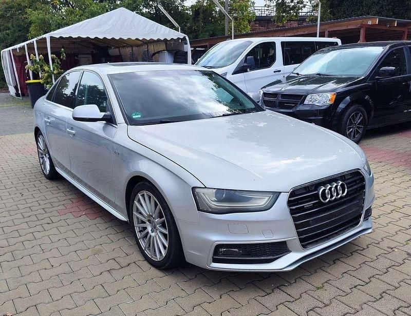 Silber Gebraucht 2013 Audi A4 S-Line Limousine | 11.500 € (Guter Preis) - Bild 1/4