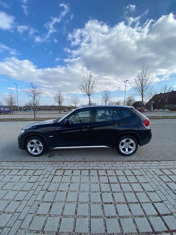 Używany BMW X1 143 KM (105 kW) 2011 Czarny SUV