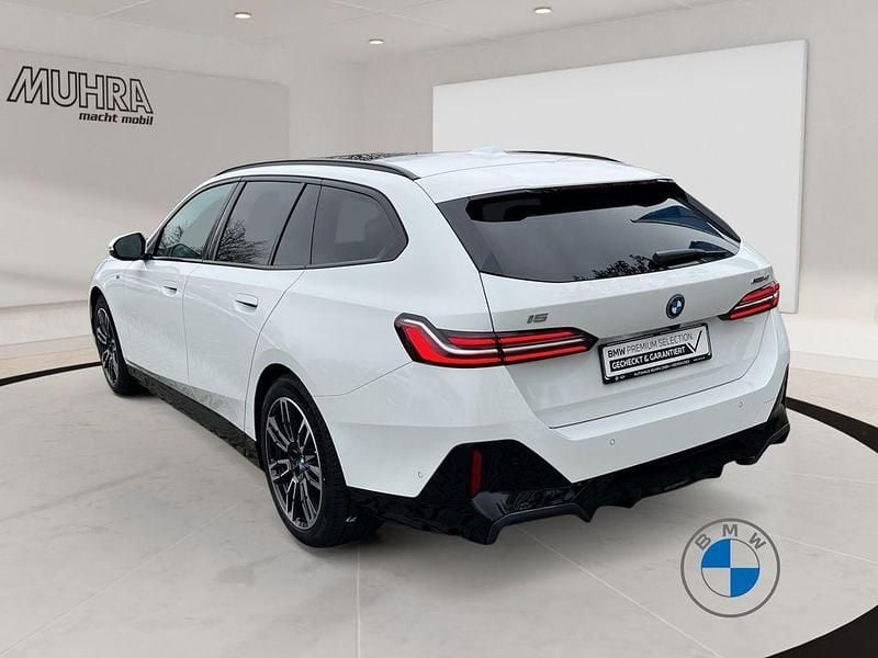 Gebraucht BMW i5 M Sport 250 kW (340 PS) 2025 Weiß Kombi