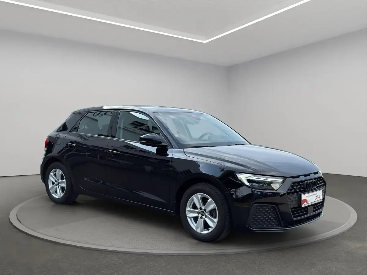 Gebraucht Audi A1 Sportback Ambiente 95 PS (69 kW) 2021 Mythosschwarz metallic Kleinwagen