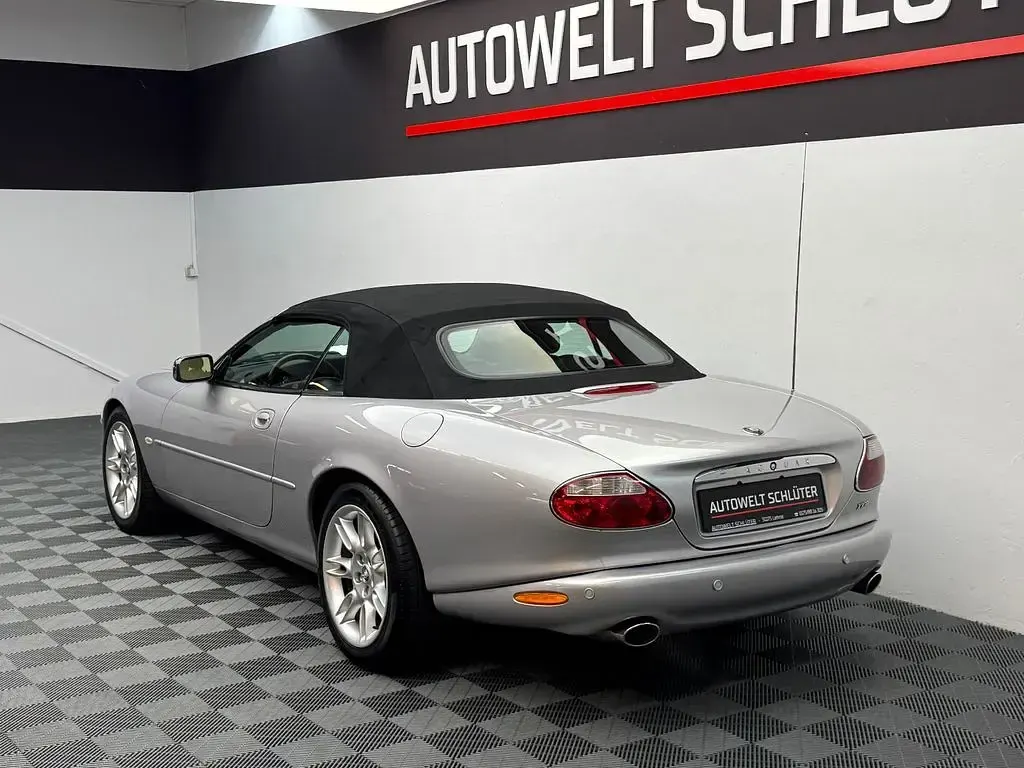 Gebraucht Jaguar XK8 284 PS (208 kW) 2002 Grau Cabrio