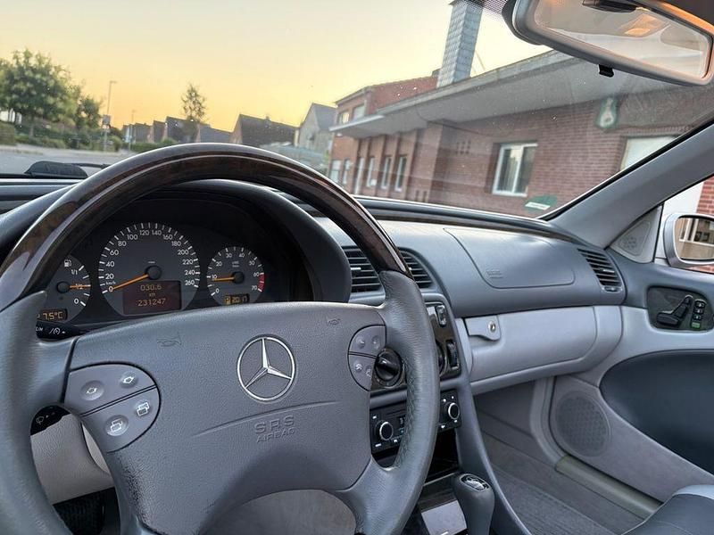 Gebraucht Mercedes CLK320 Avantgarde 218 PS (160 kW) 2001 Silber Cabrio