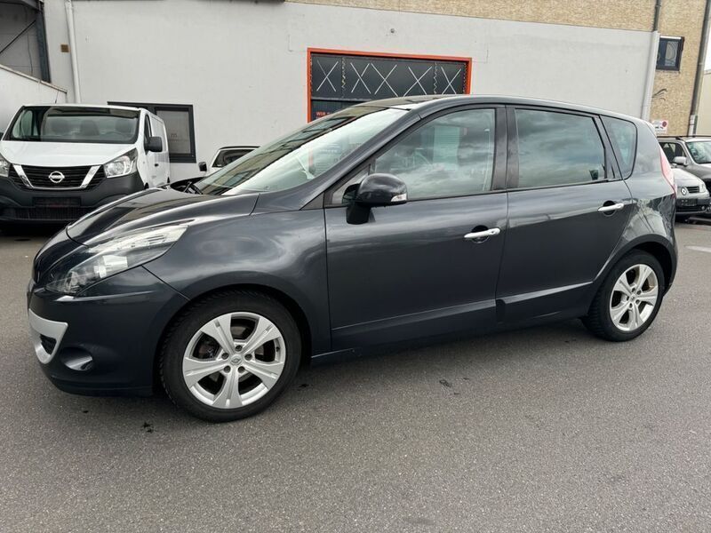 Grau Gebraucht 2011 Renault Scénic III Dynamique Van / Kleinbus | 4.799 € (Fairer Preis) - Bild 1/4
