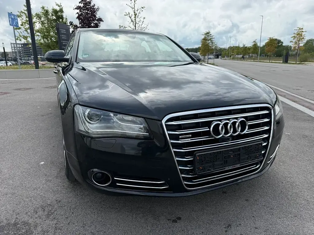 Gebraucht Audi A8 Ambiente 250 PS (183 kW) 2013 Phantomschwarz Limousine