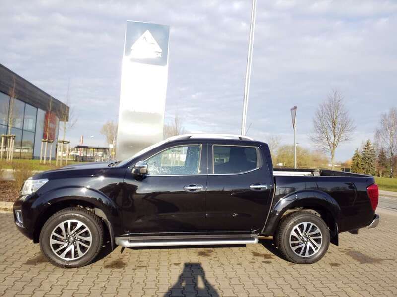 Black (m) Gebraucht 2018 Nissan Navara Tekna Abholung | 29.000 € (Etwas zu teuer) - Bild 1/4