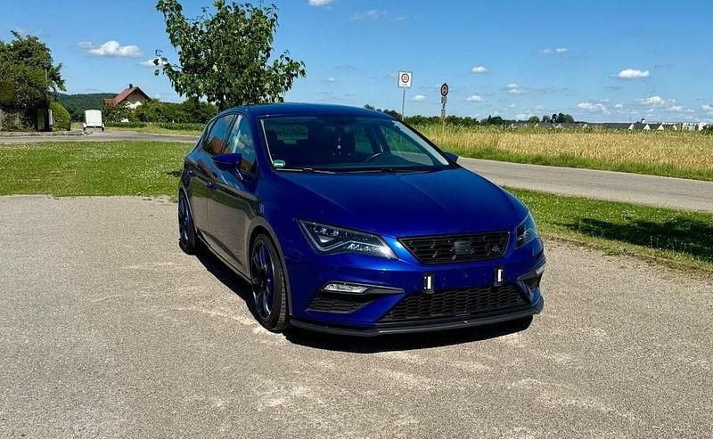 Blau Gebraucht 2018 Seat Leon Beats Limousine | 12.399 € (Fairer Preis) - Bild 1/4