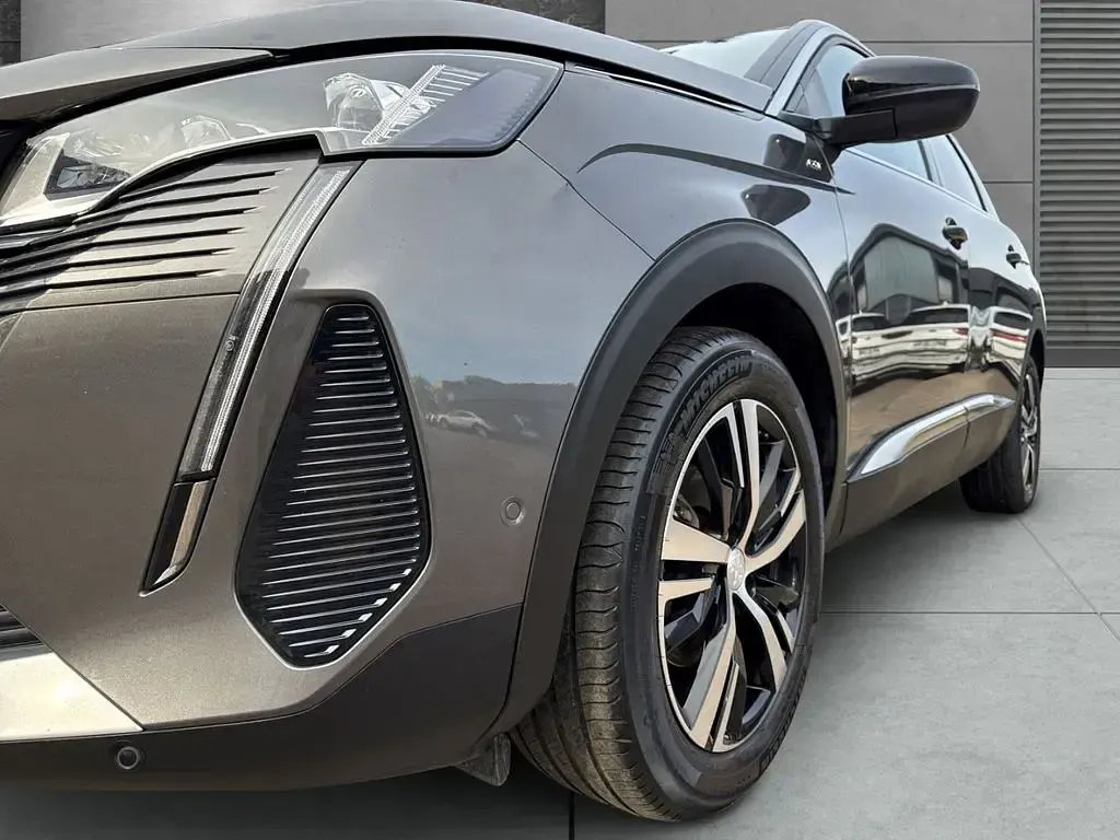 Gebraucht Peugeot 5008 GTi 131 PS (96 kW) 2024 Grau SUV