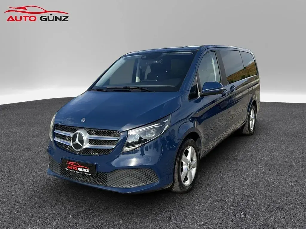 Gebraucht Mercedes V220 163 PS (119 kW) 2022 Blau Van / Kleinbus