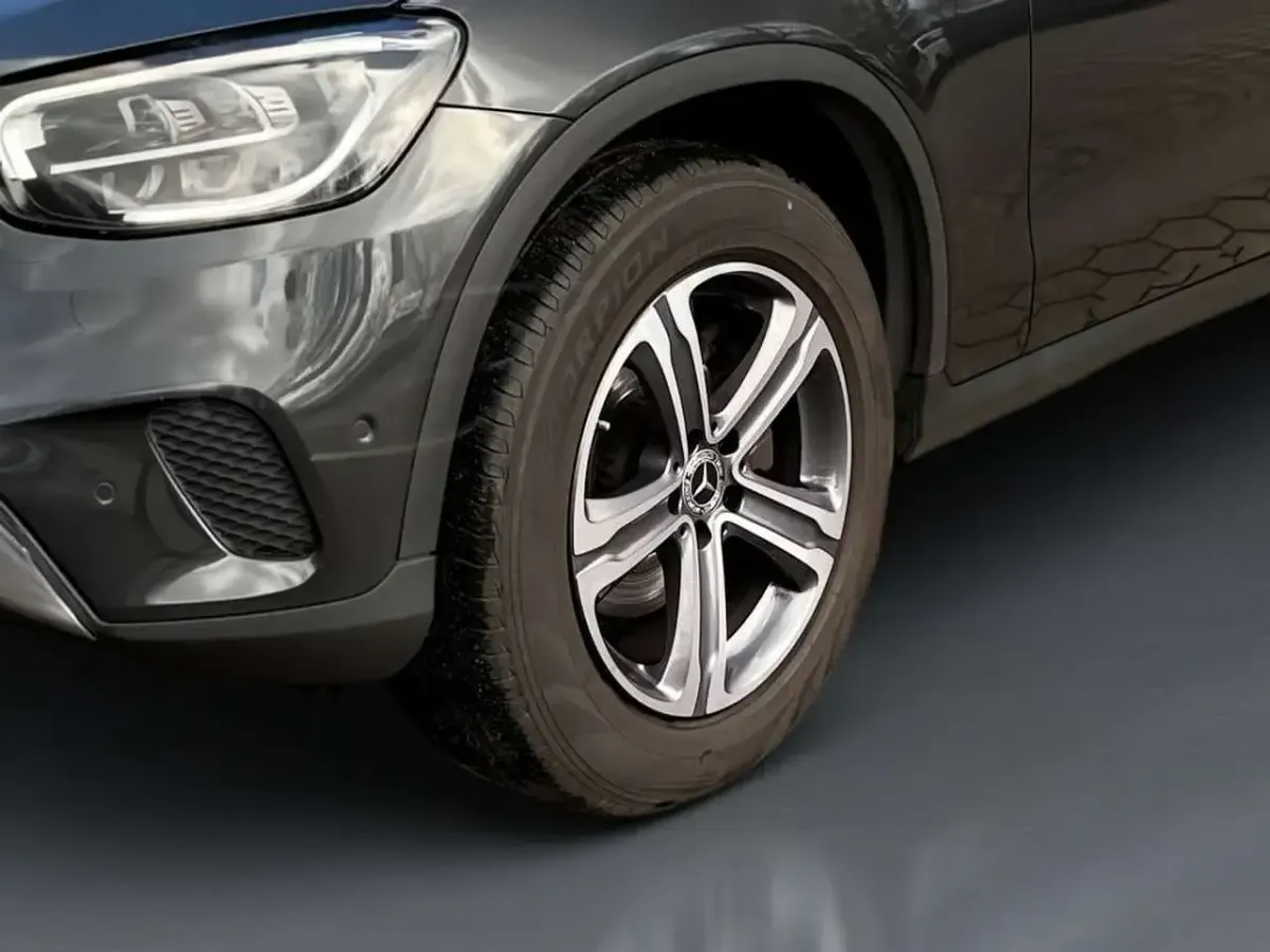 Gebraucht Mercedes GLC220 194 PS (142 kW) 2022 Grau SUV