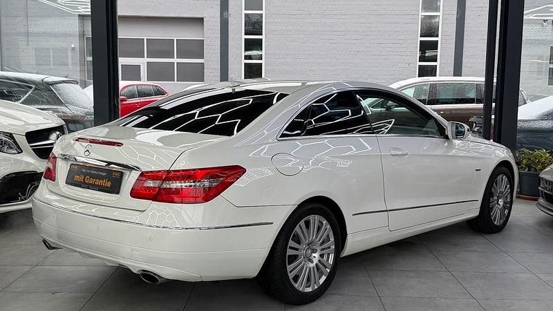 Gebraucht Mercedes E350 292 PS (214 kW) 2009 Weiß Coupé