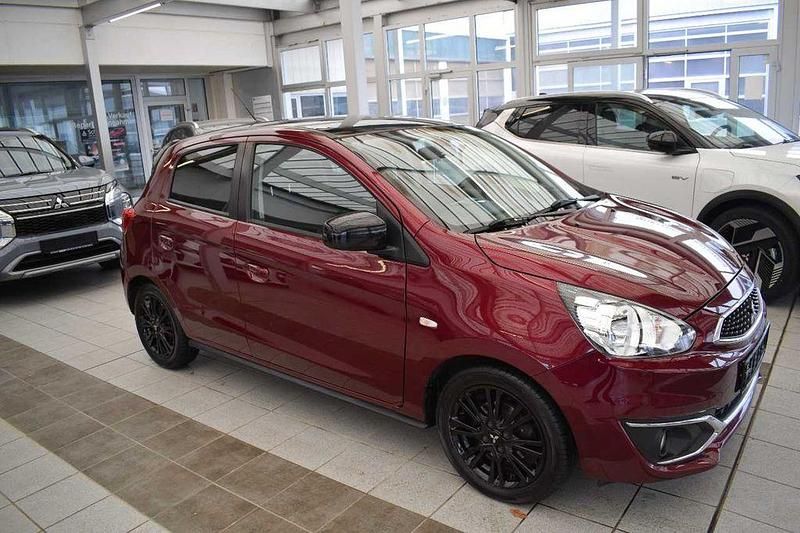 Gebraucht Mitsubishi Space Star Diamant Edition 80 PS (58 kW) 2019 Bordeauxrot/schwarz Limousine