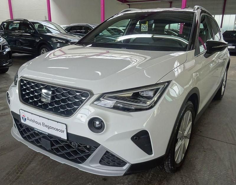 Weiß Gebraucht 2022 Seat Arona Xperience SUV | 19.949 € (Fairer Preis) - Bild 1/4