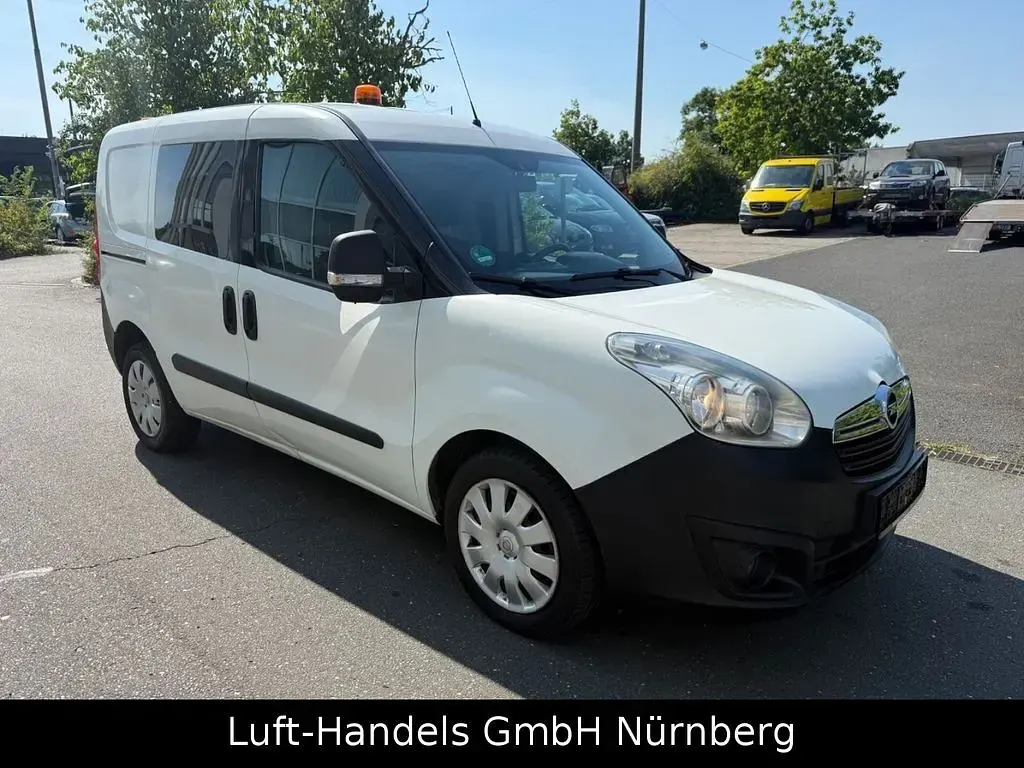Gebraucht Opel Combo Edition 90 PS (66 kW) 2014 Weiß Van / Kleinbus
