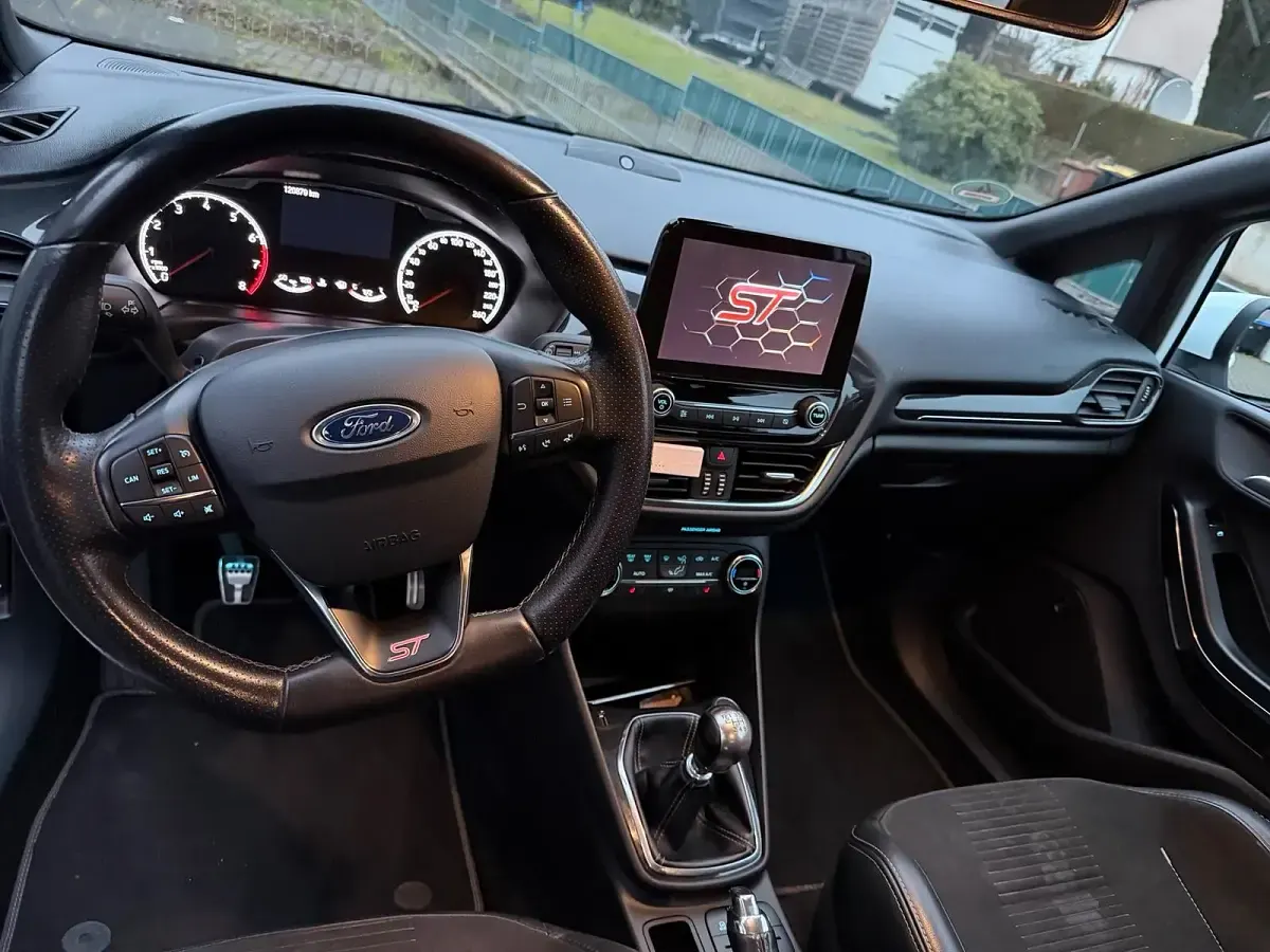 Gebraucht Ford Fiesta ST 200 PS (147 kW) 2018 Weiß Kleinwagen