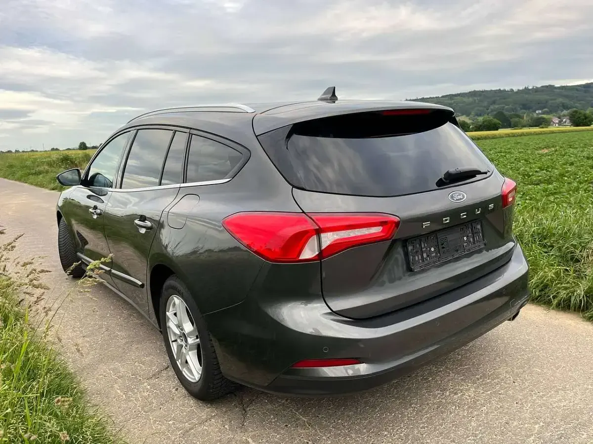 Gebraucht Ford Focus Cool & Connect 120 PS (88 kW) 2020 Grau Kombi