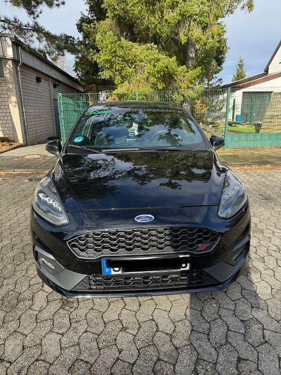 Violett Gebraucht 2018 Ford Fiesta ST Kleinwagen | 12.300 € (Guter Preis) - Bild 1/4