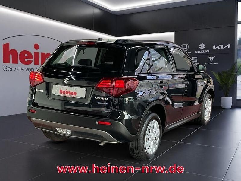 Gebraucht Suzuki Vitara Club 129 PS (94 kW) 2021 Schwarz SUV
