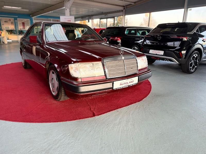 Gebraucht Mercedes 230 132 PS (97 kW) 1989 Rot Coupé