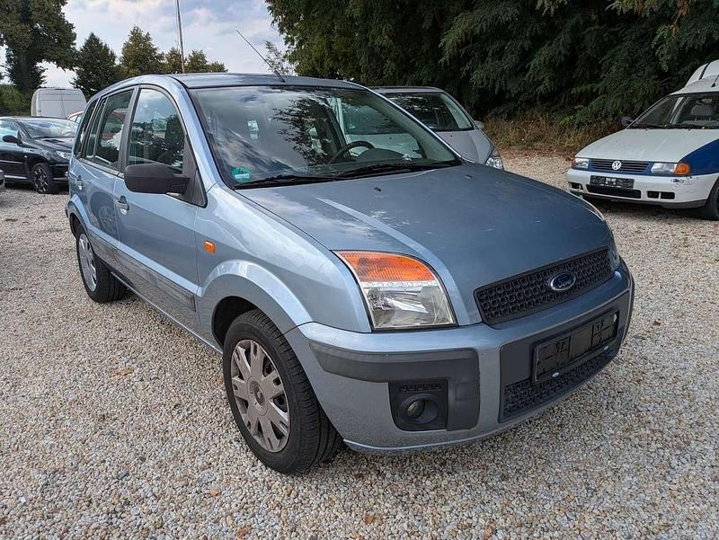 Blau Gebraucht 2006 Ford Fusion Fun X Limousine | 2.290 € (Fairer Preis) - Bild 1/4